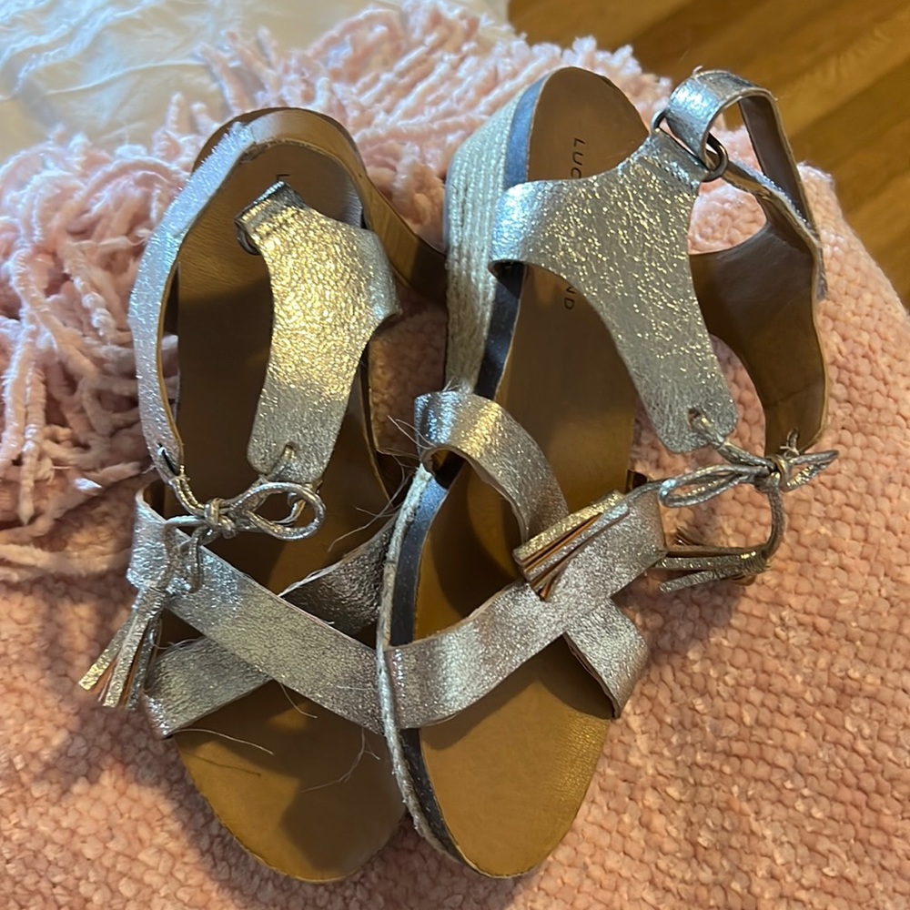 Lucky brand girls dress shoes with wedge